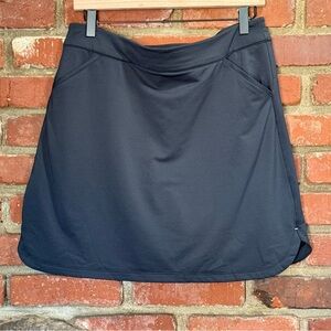 Peter Millar women's Alice Petal Hem Skort Skirt Golf Size Large Black tennis